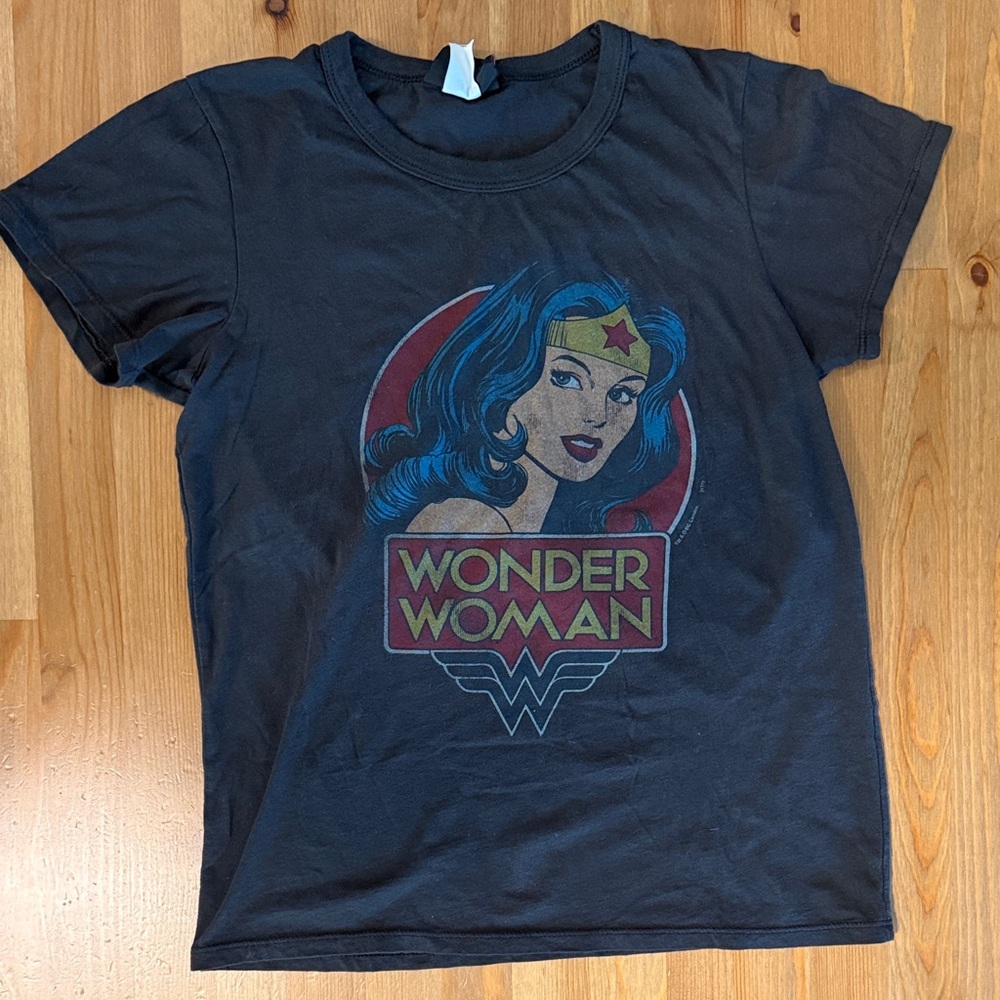 Women’s Wonder Woman Graphic Tee